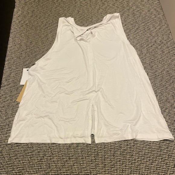 Halogen White Boxy Sleeveless Tank Top - Picture 3 of 3